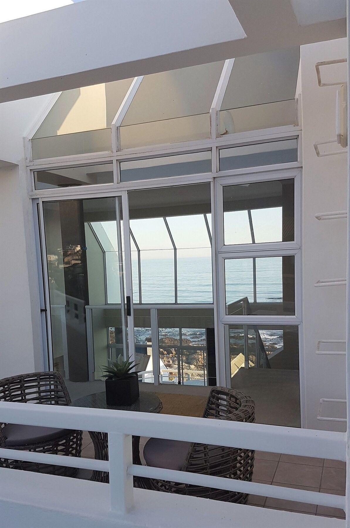 Beaumonte Guesthouse Hermanus Exterior photo